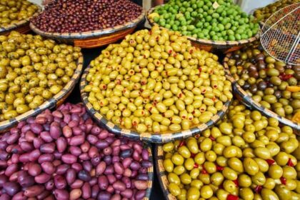 olive oil भूमध्यसागरीय जैतून तेल यात्रा: स्पेन, इटली और ग्रीस में एक पाककला साहसिक यात्रा