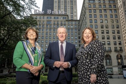 pic 1 economy minister promote पर्यटन आयरलैंड ने उच्च प्रभाव वाले उत्तरी अमेरिकी आउटरीच के साथ एक नया मानक स्थापित किया