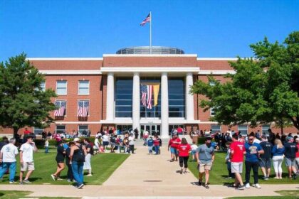 pikaso texttoimage make an image 3 न्यू जर्सी हॉल ऑफ फेम ने "होमकमिंग डेज़" के साथ छात्रों के अनुभवों को बढ़ाया