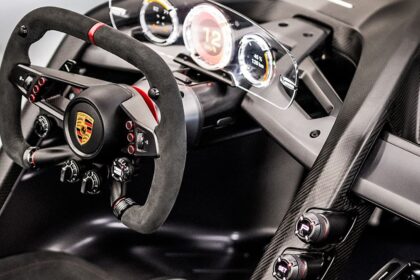 porsche car facebook 1647606278761 पोर्श ने एप्पल के साथ संभावित परियोजनाओं पर चर्चा की, सीईओ ओलिवर ब्लूम ने कहा