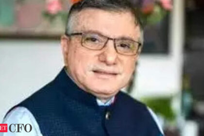 robin banerjee calls for phased rollout of sa 600 to balance audit quality and practicality in india रॉबिन बनर्जी ने भारत में लेखापरीक्षा गुणवत्ता और व्यावहारिकता के बीच संतुलन के लिए एसए 600 को चरणबद्ध तरीके से लागू करने का आह्वान किया, ईटीसीएफओ