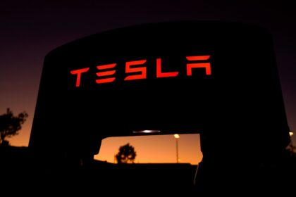 tesla reuters full 1571898698917 टेस्ला के सीईओ एलन मस्क को तेलंगाना के वाणिज्य मंत्री ने राज्य में इकाइयां स्थापित करने के लिए आमंत्रित किया