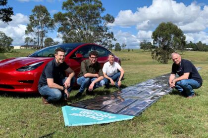 tesla solar panel australia reuters 1650430950121 टेस्ला कार 15,000 किलोमीटर की सड़क यात्रा पर मुद्रित सौर पैनलों द्वारा संचालित होगी