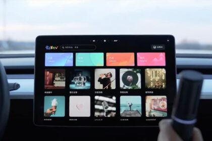 teslamic leish ktv karaoke 1643628097011 टेस्ला ने अपने इन-कार कराओके सिस्टम के लिए टेस्लामाइक को चीनी नववर्ष सॉफ्टवेयर अपडेट के हिस्से के रूप में पेश किया