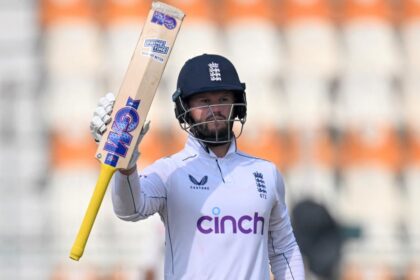 0rn6j6ko ben duckett 625x300 16 October 24 पाकिस्तान बनाम इंग्लैंड, दूसरा टेस्ट दिन 2, लाइव स्कोर अपडेट: इंग्लैंड के स्टार बेन डकेट ने शतक जड़ा, टीम की निगाहें पहली पारी में बढ़त पर
