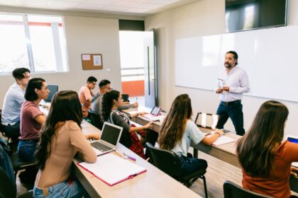 1728198359 photo डीयू नियमित और दूरस्थ पाठ्यक्रमों के साथ दोहरी डिग्री प्रदान करता है: क्या छात्र चबाने से ज्यादा चबाएंगे? विचार करने योग्य पक्ष-विपक्ष