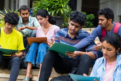 1728291993 photo अक्टूबर 2024 में छात्रों को 7 सरकारी इंटर्नशिप अवसरों के लिए आवेदन करना होगा: पात्रता, वजीफा और सीधे लिंक यहां