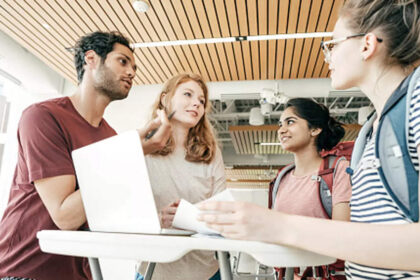 1728314540 photo कनाडा के नए पीजीडब्ल्यूपी नियम: सख्त भाषा आवश्यकताएँ और श्रम की कमी वाले क्षेत्र