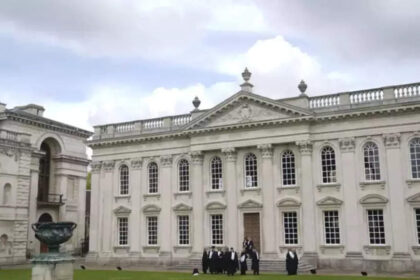 1728416813 photo येल बनाम कैम्ब्रिज: आपको अंग्रेजी साहित्य का अध्ययन कहाँ करना चाहिए?