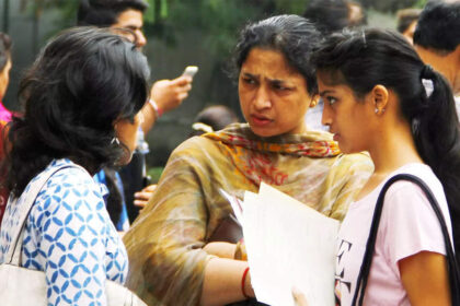 1728988952 photo सुप्रीम कोर्ट ने 40% विकलांगता वाले उम्मीदवारों को एमबीबीएस करने की अनुमति दी