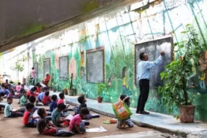 1729547502 photo टीजीटी, पीजीटी पदों की 9300 से अधिक रिक्तियों के लिए असम शिक्षक भर्ती 2024 शुरू: यहां आवेदन करने के लिए सीधा लिंक