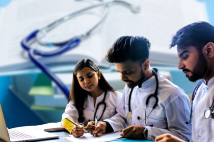 1729607805 photo 94% भारतीय डॉक्टर विशेषीकृत कौशल उन्नयन की मांग करते हैं: हमारी चिकित्सा शिक्षा प्रणाली में कौन सी महत्वपूर्ण कमियाँ अभी तक पूरी नहीं की जा सकी हैं?