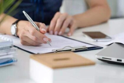 1729936304 photo डिग्री बनाम कौशल: भारत कम रोजगार क्षमता वाले स्नातक क्यों पैदा कर रहा है?