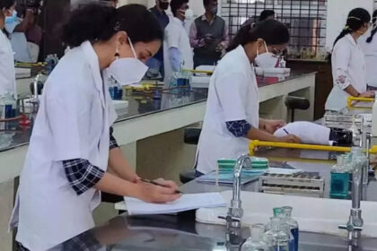 1730102662 photo NEET PG 2024 काउंसलिंग में देरी: छात्र, डॉक्टर एसोसिएशन और वरिष्ठ सोशल मीडिया पर आए, तत्काल शेड्यूल जारी करने की मांग की