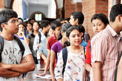 1730154580 photo जेईई मेन 2025: एनटीए ने जेईई मेन 2025 के लिए स्क्राइब पात्रता स्पष्ट की - कौन योग्य है और आवेदन कैसे करें |