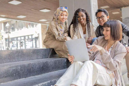 1730230134 photo जेन ज़ेड के 53% कर्मचारी सीखने और विकास कार्यक्रमों की ओर झुक रहे हैं: 5 कारण क्यों अपस्किलिंग वर्तमान प्रवृत्ति है