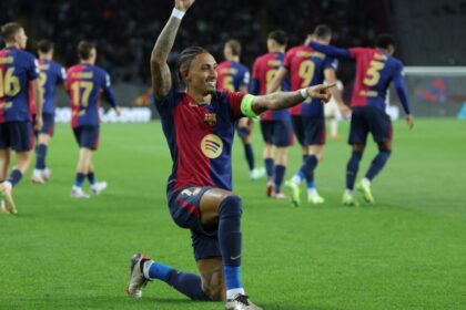 3d3u6pkg raphinha afp 625x300 24 October 24 राफिन्हा हैट-ट्रिक ने बार्सा को चैंपियंस लीग में बायर्न को हराने में मदद की