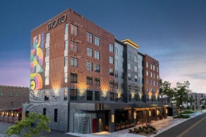 Motto by Hilton 1 बेंटनविले डाउनटाउन आधुनिक एक्सप्लोरर के लिए एक नए गंतव्य, हिल्टन के आदर्श वाक्य का स्वागत करता है