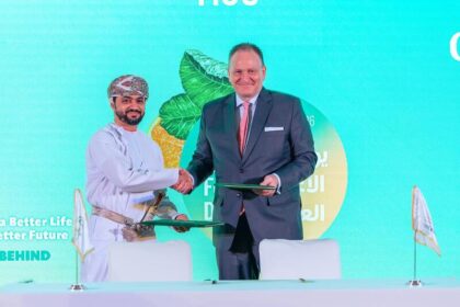 Oman Air Catering Oman Food Ba ओमान एयर कैटरिंग ने भोजन की बर्बादी से निपटने और देशभर में कमजोर समुदायों को सशक्त बनाने के लिए ओमान फूड बैंक के साथ साझेदारी की है