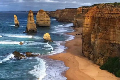 The twelve apostles 1 1 यात्रा प्रेमियों के लिए दुनिया की सबसे सुंदर सड़कों की खोज करें: ग्रेट ओशन रोड, स्टेल्वियो पास, आइसलैंड की रिंग रोड, अर्जेंटीना का रूट 40 और अधिक