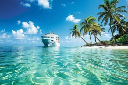 cruise ship is docked water 1115 1 रॉयल कैरेबियन ने अलास्का के जंगल में परिवार-अनुकूल ग्रीष्मकालीन 2026 एडवेंचर्स का अनावरण किया