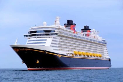 disney cruise line disney dream वैंकूवर ने मध्य-वर्ष यात्री रिकॉर्ड को नष्ट करते हुए कनाडा के क्रूज उद्योग में नई ऊंचाइयां स्थापित कीं