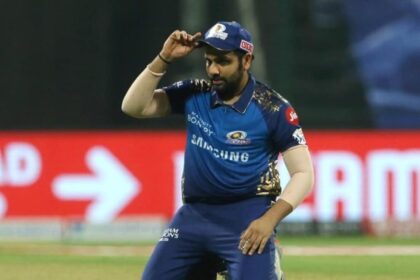egbdhljo rohit mi bcci ipl 625x300 20 September 20 बेंगलुरु में भारत बनाम न्यूजीलैंड टेस्ट के दौरान रोहित शर्मा को आईपीएल 2025 में आरसीबी में शामिल होने की याचिका मिली। पूर्व एमआई कैप्टन ने किया ये काम!