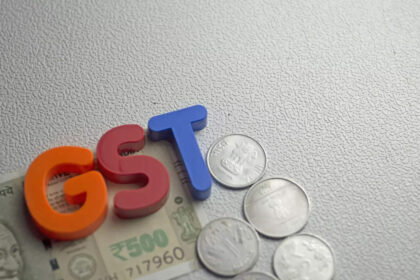 gst reduction will make insurance little affordable for customers says department of finance joint s ईटी हेल्थवर्ल्ड के वित्त विभाग के संयुक्त सचिव का कहना है कि जीएसटी कटौती से ग्राहकों के लिए बीमा थोड़ा सस्ता हो जाएगा