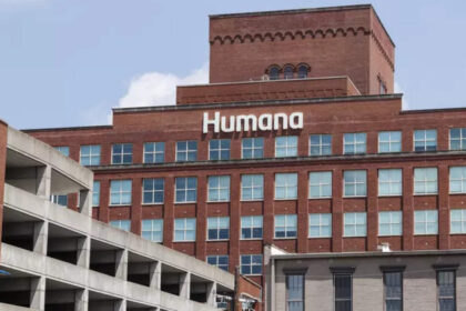humana beats quarterly profit estimates on strength in medicare business ईटी हेल्थवर्ल्ड के अनुसार, मेडिकेयर व्यवसाय में मजबूती के कारण हुमाना ने तिमाही लाभ अनुमान को पीछे छोड़ दिया