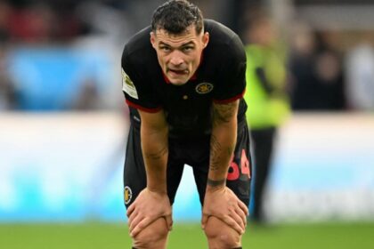 i3h3cn5g bayer leverkusen granit xhaka 625x300 05 October 24 बायर लेवरकुसेन ने बुंडेसलीगा में फिर से अंक गिराए, होलस्टीन कील के खिलाफ दो गोल की बढ़त बनाई
