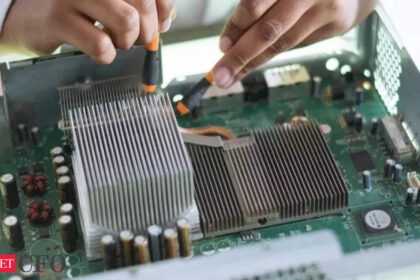 india inc intensifies training efforts to bridge semiconductor skills gap इंडिया इंक ने सेमीकंडक्टर कौशल अंतर को पाटने के लिए प्रशिक्षण प्रयासों को तेज किया, ईटीसीएफओ