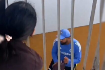 jj1sguhg av 625x300 22 October 24 लड़की ने रोहित शर्मा से विराट कोहली को 'बिग फैन' संदेश देने को कहा। उसका उत्तर है... - देखो