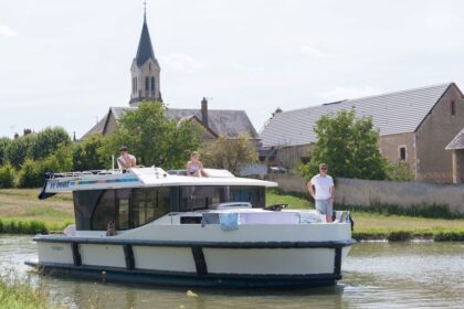 le boat france ले बोट ने 2025 के लिए अंतिम यूरोपीय हाउसबोट गंतव्यों का खुलासा किया
