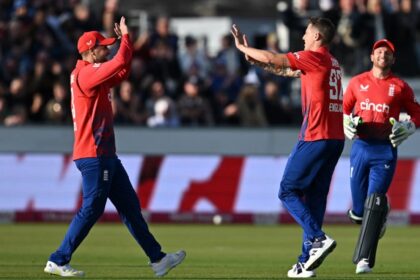 mf9mgc1 brydon carse afp 625x300 31 August 23 "उनके पास एक्सप्रेस पेस है": इंग्लैंड के पूर्व क्रिकेट कप्तान नासिर हुसैन ने इंग्लैंड के टेस्ट डेब्यू के लिए तैयार दक्षिण अफ्रीका में जन्मे तेज गेंदबाज ब्रायडन कार्स की सराहना की।