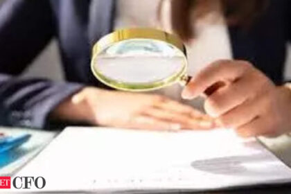 nfra warns auditors on negligence in audit of group financial statements says must comply with sa 60 एनएफआरए ने समूह वित्तीय विवरणों के ऑडिट में लापरवाही पर लेखा परीक्षकों को चेतावनी दी, कहा कि एसए 600 और कंपनी अधिनियम, ईटीसीएफओ का अनुपालन करना चाहिए