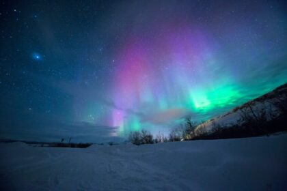 northern lights 1 850x567 इस सर्दी में लुभावनी उत्तरी रोशनी देखने के लिए अंतिम स्थलों की खोज करें, अविस्मरणीय अरोरा अनुभवों के लिए आपकी मार्गदर्शिका