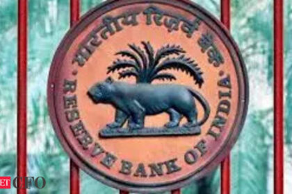 rbi monetary policy committee keeps repo rate unchanged at 6 5 आरबीआई की मौद्रिक नीति समिति ने रेपो रेट को 6.5% पर अपरिवर्तित रखा है, ईटीसीएफओ