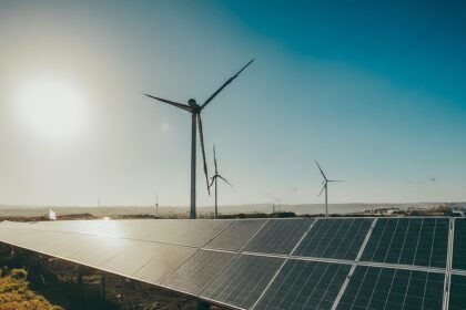 tatas adani other top companies confront talent crunch in indias renewable energy sector टाटा, अदानी और अन्य शीर्ष कंपनियां भारत के नवीकरणीय ऊर्जा क्षेत्र, ईटीसीएफओ में प्रतिभा की कमी का सामना कर रही हैं