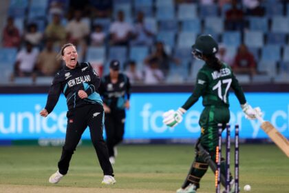 ut12r6so lea tahuhu nz 625x300 14 October 24 न्यूजीलैंड द्वारा पाकिस्तान को हराकर सेमीफाइनल में प्रवेश करने के बाद भारत महिला टी20 विश्व कप से बाहर हो गया