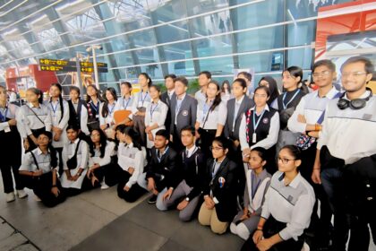 1730800009 photo दिल्ली सरकार के तीस स्कूली छात्र फ्रेंच भाषा पाठ्यक्रम के लिए पेरिस पहुंचे: यहां आधुनिक भाषाओं को आगे बढ़ाने के लिए फ्रांस के शीर्ष 5 विश्वविद्यालय हैं