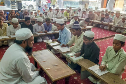 1730825753 photo सुप्रीम कोर्ट ने यूपी मदरसा शिक्षा अधिनियम को वैध माना लेकिन उच्च शिक्षा की डिग्री को बाहर रखा: मदरसों के शैक्षणिक स्तर की व्याख्या की गई