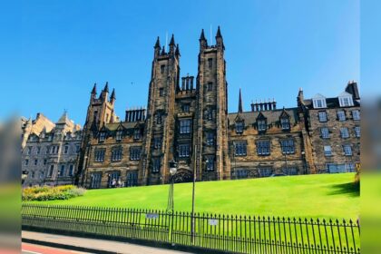 1730889003 photo छात्र वीज़ा आवेदनों में 16% की गिरावट के बावजूद, इंग्लैंड में विश्वविद्यालय की ट्यूशन फीस अगले शरद ऋतु में £285 तक बढ़ने वाली है