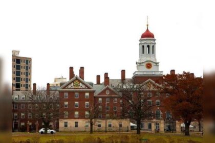 1731084518 photo हार्वर्ड बनाम एमआईटी: महत्वाकांक्षी वैज्ञानिकों के लिए अमेरिका में अग्रणी पर्यावरण विज्ञान कार्यक्रम