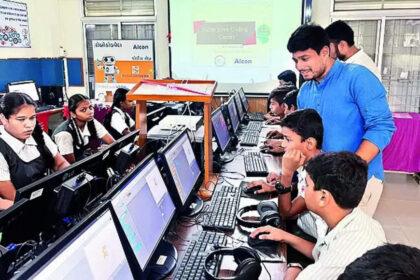 1731325467 photo पश्चिम बंगाल में स्कूल प्रमुखों के संघ ने टैबलेट के लिए 'धन के दुरुपयोग' की जांच की मांग की है