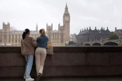 1731366719 photo भारतीय छात्र यूके की अंतर्राष्ट्रीय शिक्षा रणनीति के लिए महत्वपूर्ण क्यों हैं?