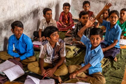 1731947155 photo भारतीय उच्च शिक्षा में क्षेत्रीय असमानता: उत्तर बनाम दक्षिण: क्यों भारत के उत्तरी राज्य दक्षिण की ओर उच्च शिक्षा की दौड़ में पिछड़ रहे हैं