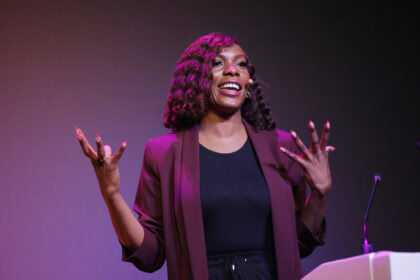 Jamie Lee Abtar 2 कैसे जेमी-ली एब्तार की विश्व यात्रा बाज़ार लंदन की यात्रा ने यात्रा उद्योग में सफलता का मार्ग प्रशस्त किया