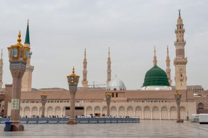 Saudi Arabia 6 सऊदी अरब पर्यटन और आतिथ्य उद्योग यात्रा को बढ़ावा देने के लिए मजबूत विजन 2030 योजना के साथ अर्थव्यवस्था में विविधता ला रहा है