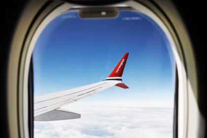 Window view MAX 8 PHOTO Lars 1 2.5 मिलियन यात्रियों के साथ नॉर्वेजियन एयर वर्ष के उच्चतम लोड फैक्टर तक पहुंची