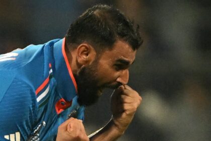 b3vfsmi mohammed shami 625x300 15 November 23 "100% दर्द मुक्त" मोहम्मद शमी बीसीसीआई की सलाह पर बंगाल के अगले मैच में नहीं खेलेंगे? रिपोर्ट से हुआ खुलासा